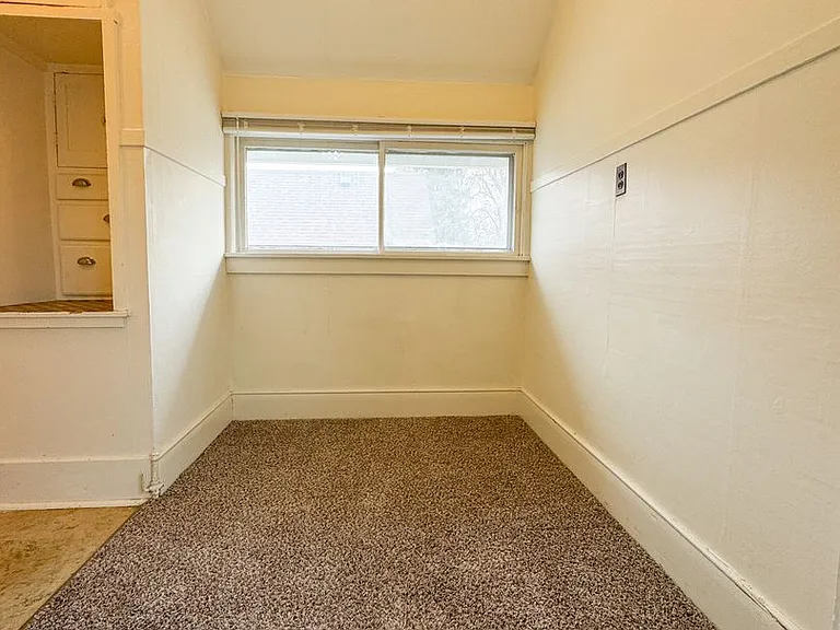375 W Burkitt St — Photo 20