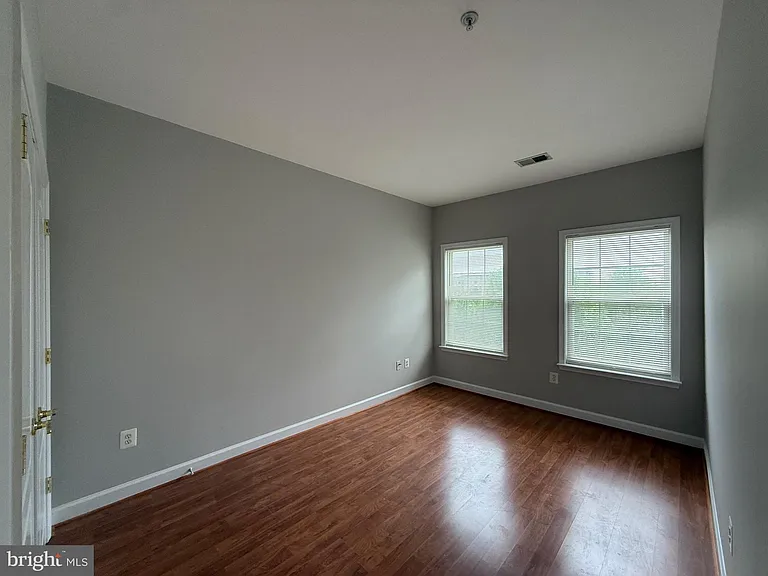 1127 Gaither Rd — Photo 24