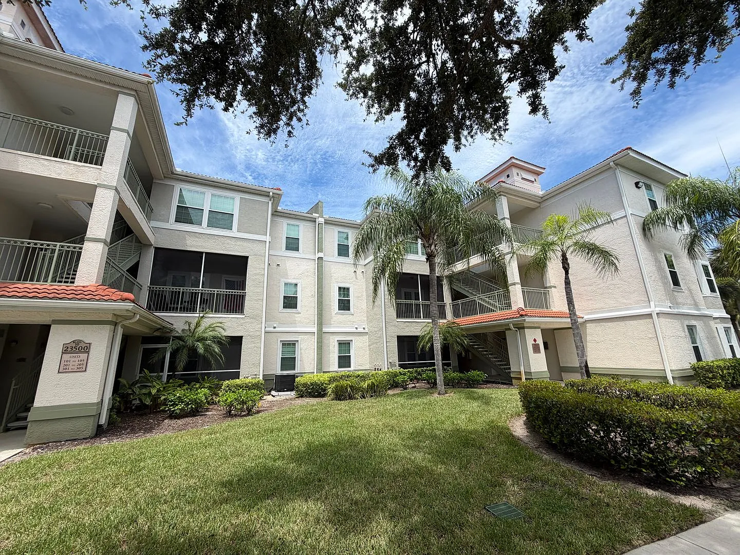 Annual Rental - 1 Bed / 1 Bath - The Tides At Pelican Landing — Photo 1