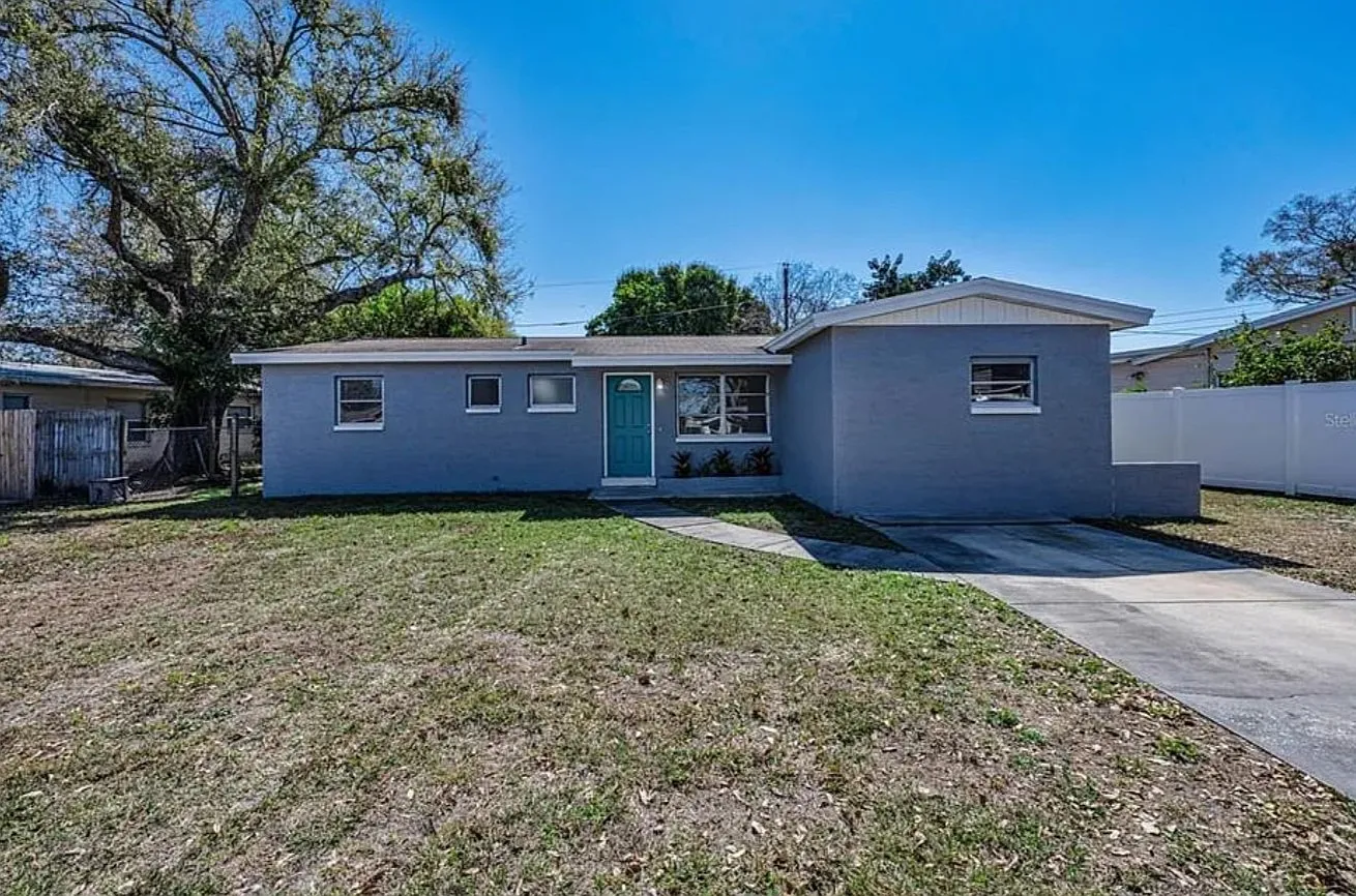 4 bed, 1306 sqft, $2,650 — Photo 2