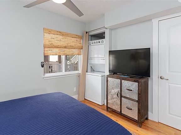 5th image of 1524 Wood Ave APT 200