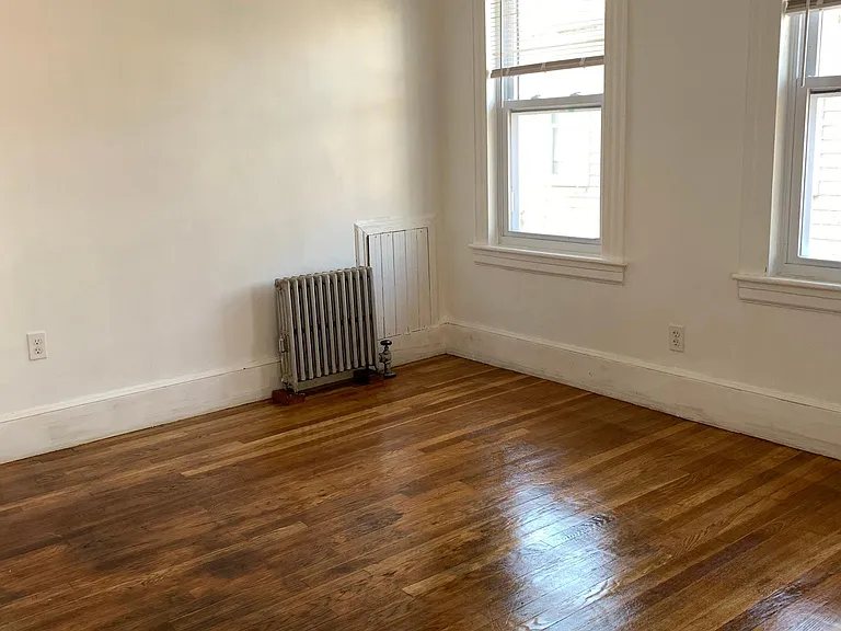 529 Pleasant St #C — Photo 8
