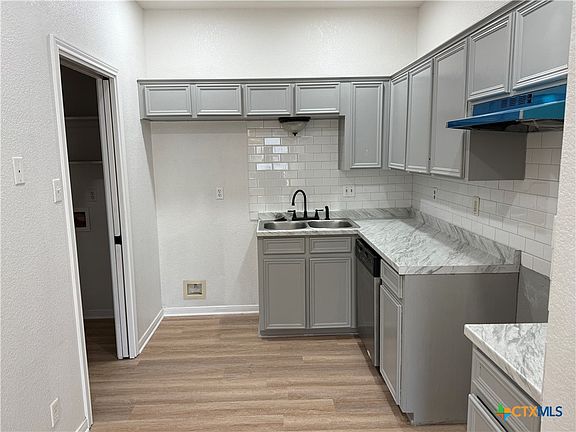 3rd image of 4408 Acorn Creek Trl