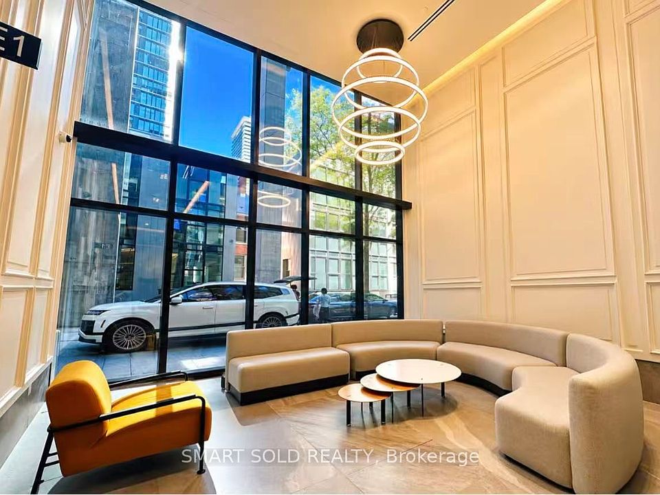 1st image of 3 Gloucester St #817