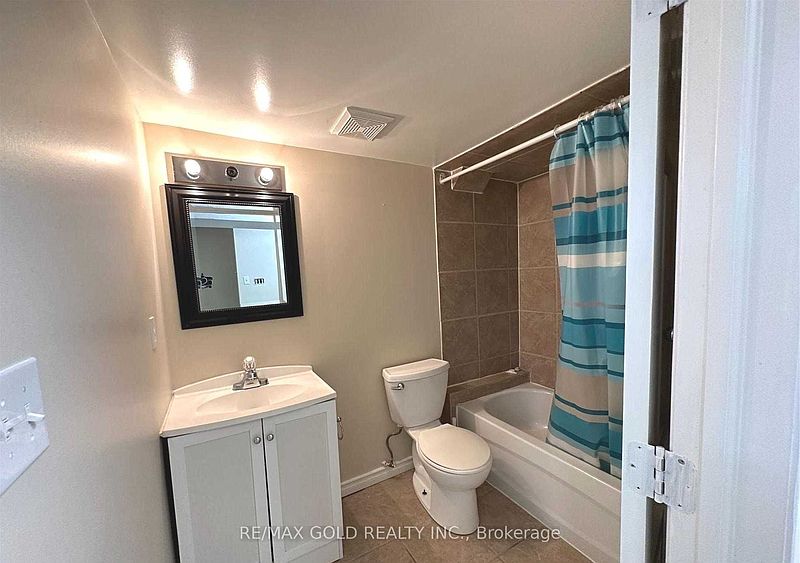 Oakville Townhouse for rent - 3 Bedrooms — photo 30