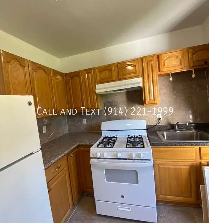 126 Oliver Ave #2