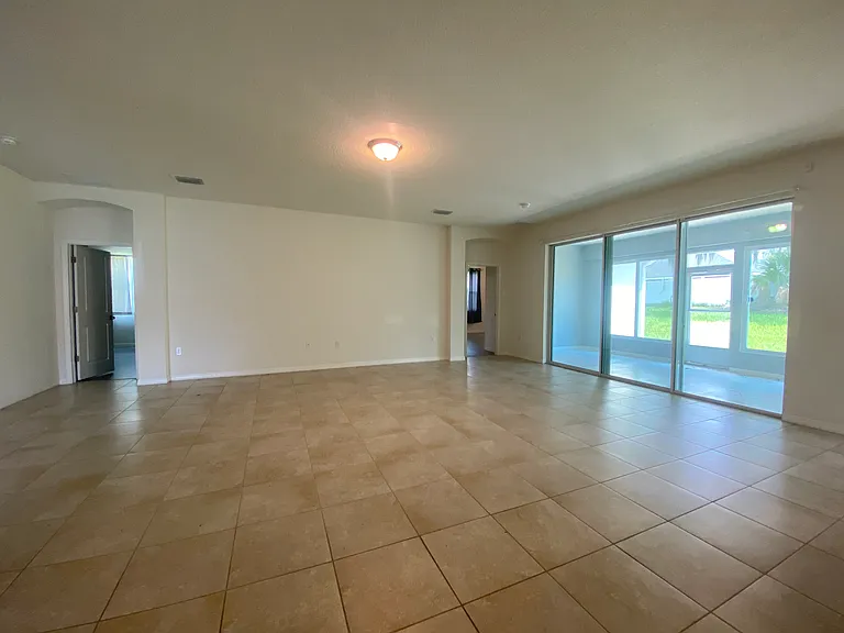4261 SW 62nd Loop — Photo 4