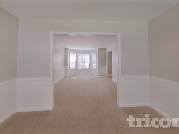 4th image of 1904 Lexington Ave