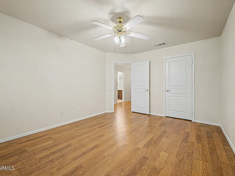 1722 E Samuel Dr — Photo 42