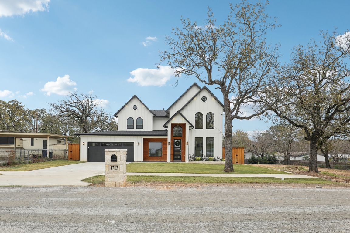 Highland Dr-S0512-001.jpg