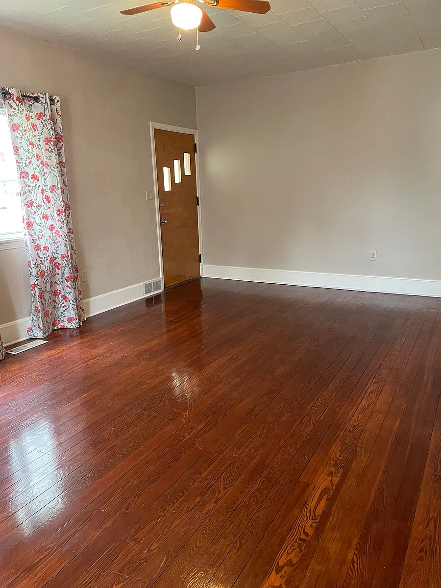 Building Photo - 714 Charles Ave #1/2