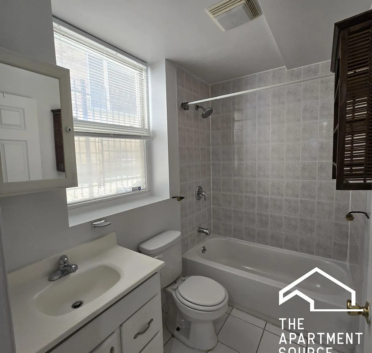 2835 West Cullom Avenue #1 — Photo 3