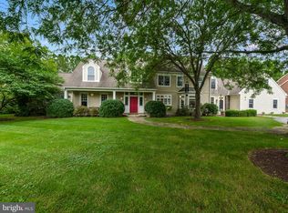 2141 Waterford Dr, Lancaster, PA 17601