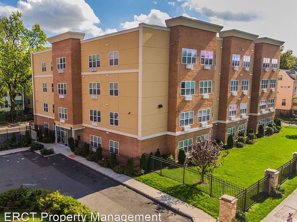 1st image of 120 Halsted St #Gl1