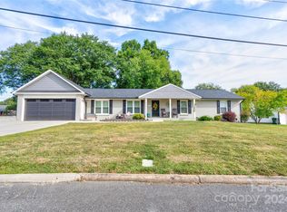 1010 Sherwood Ln, Kings Mountain, NC 28086