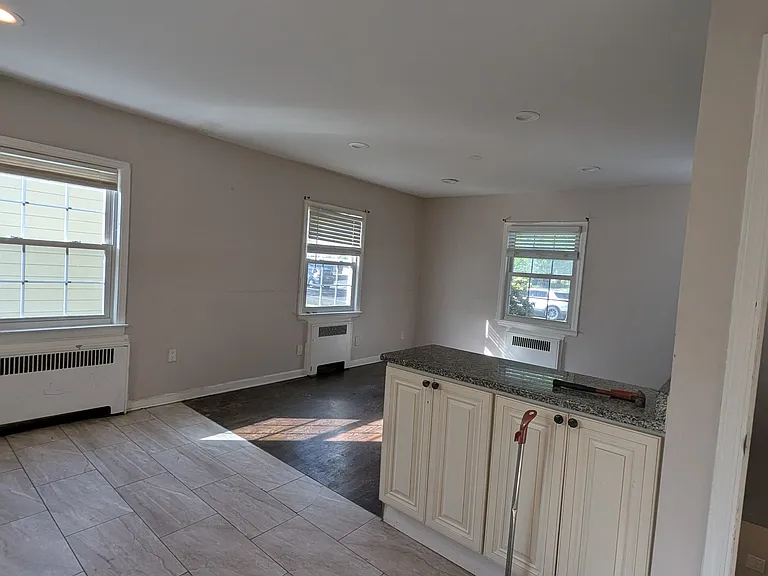 640 W Scott Ave — Photo 3