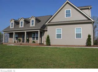 133 N High Field Rd, Advance, NC 27006