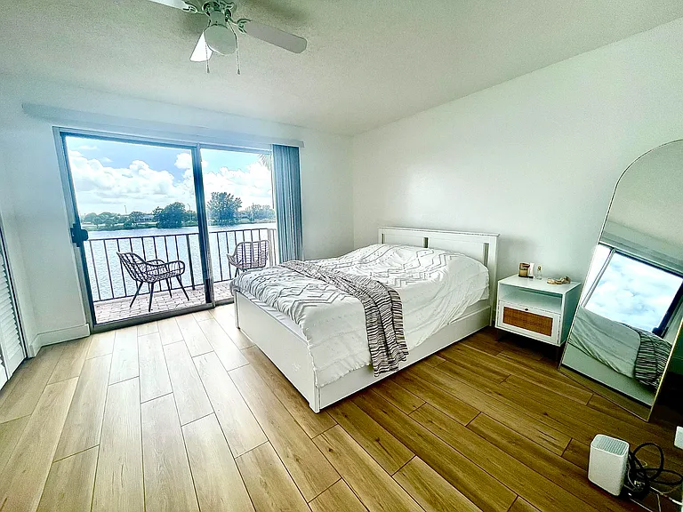 1100 Crystal Lake Dr #207 — Photo 14