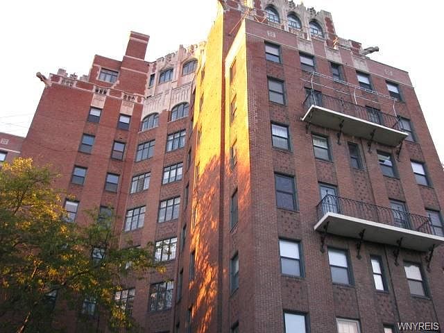 1st image of 800 W Ferry St APT 10C