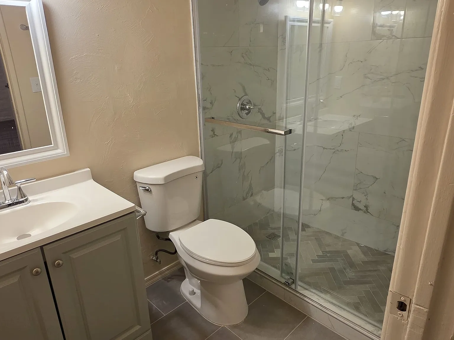 4 bed, 1231 sqft, $1,850 — Photo 2