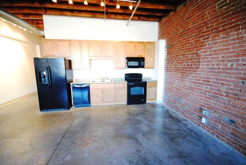 1st image of 1916 Lucas Ave APT 215