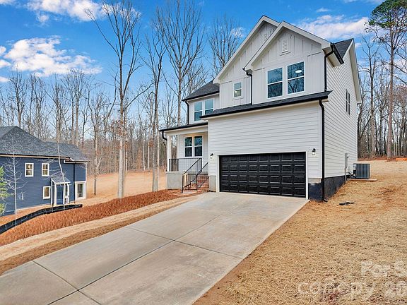 3rd image of 146 Forest Creek Dr