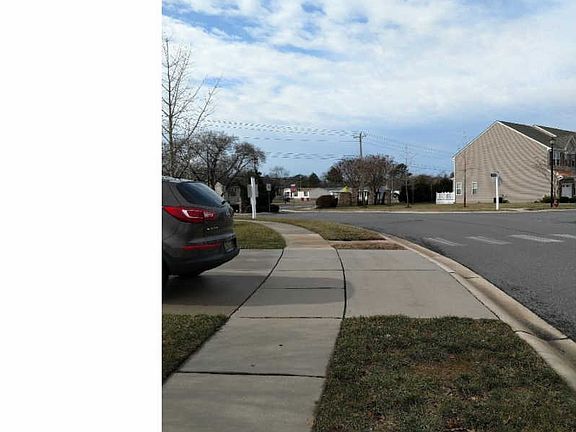 3rd image of 10004 Iron Pointe Dr