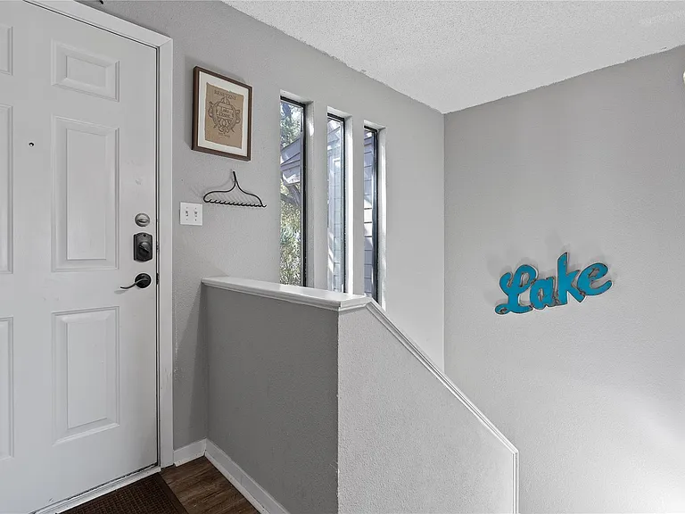 111 Comanche Point — Photo 19