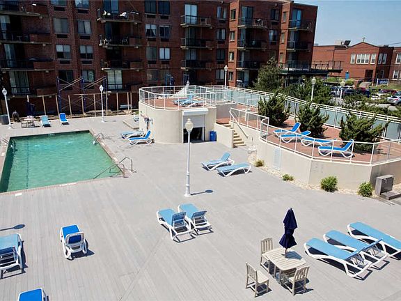 3rd image of 730 W Broadway APT 3F