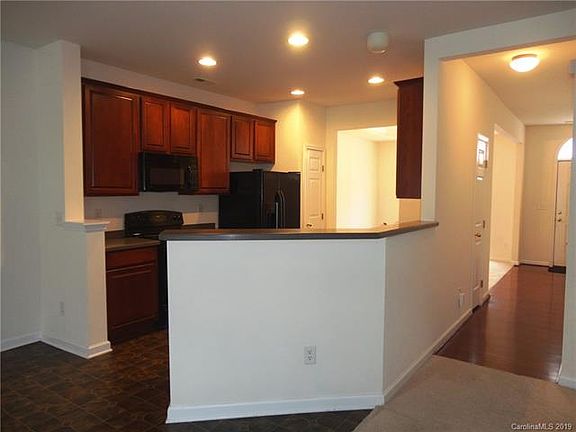4th image of 132 Cypress Landing Dr
