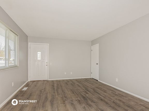 4th image of 1547 Champlin Dr