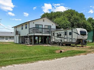654 Calumet Dr, Palacios, TX 77465