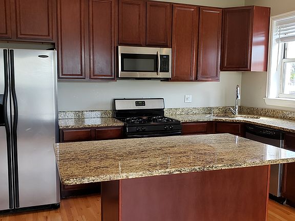 4th image of 506 E 49th St #301