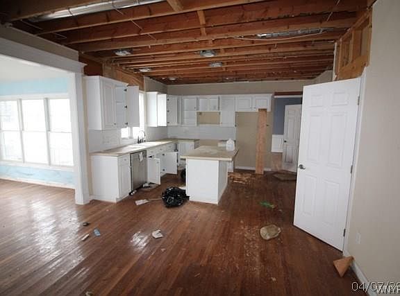 2nd image of 5572 Pine Loch Ln