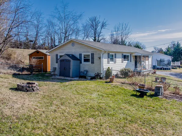 3216 Brownlow Rd, Kingsport, TN 37660