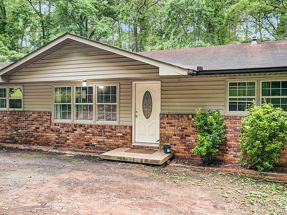 3rd image of 1122 Ridgeleigh Cir