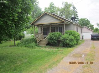 5177 W Court St, Flint, MI 48532