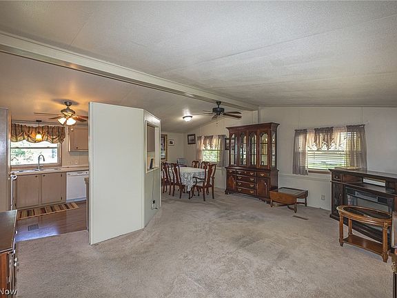 5th image of 10 Birch Ln