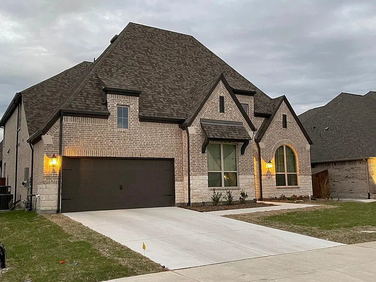 Delta Dr — Photo 1