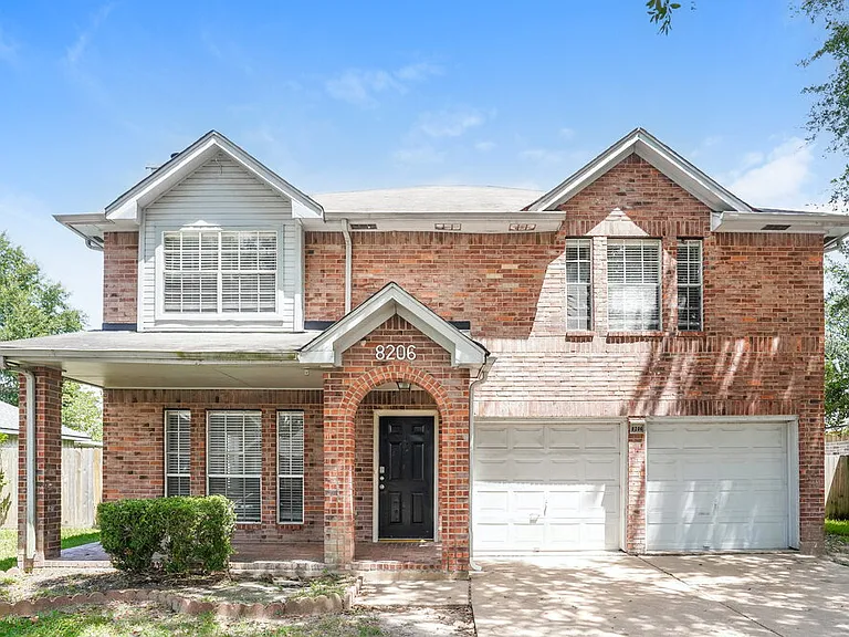 8206 Holmwood Dr — Photo 1