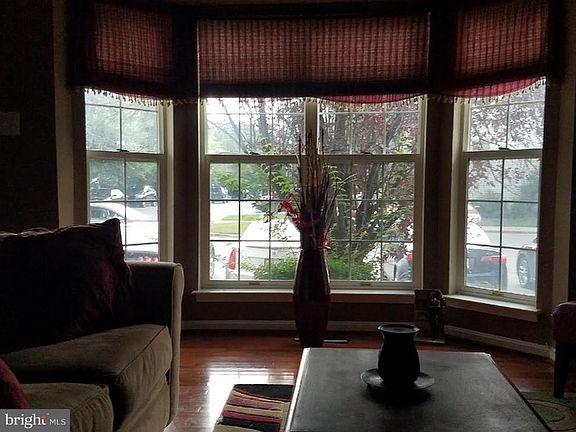 2nd image of 10275 Wimbledon Pl