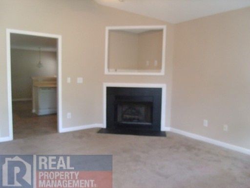 3rd image of 4600 B Summit Ave