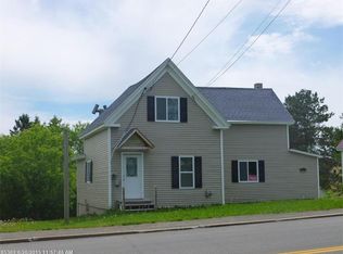 62 Main St, Limestone, ME 04750