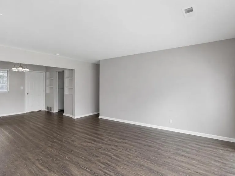 9207 Bataan Dr — Photo 2
