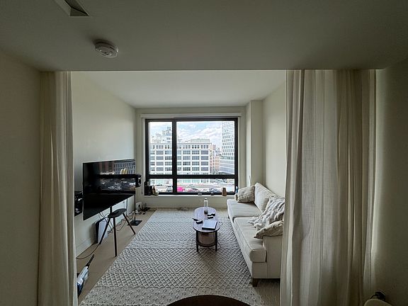 3rd image of 550 Vanderbilt Ave APT 604