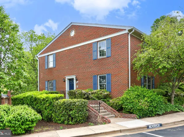 647 N Armistead St, Alexandria, VA 22312