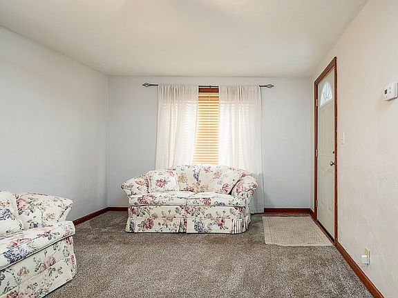 4th image of 315 Lee Ln