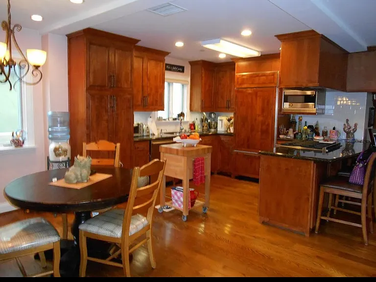 8647 Higuera St #B — Photo 10