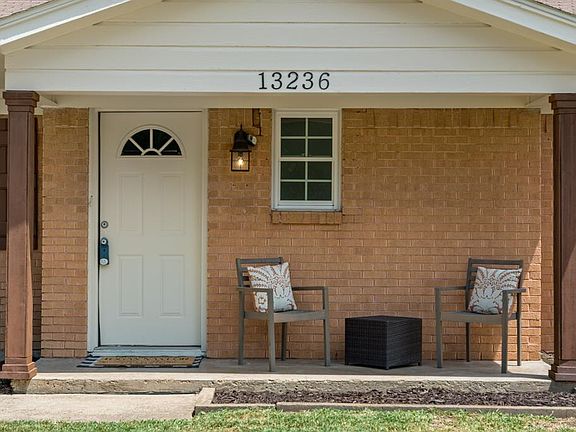 3rd image of 13236 Blossomheath Ln