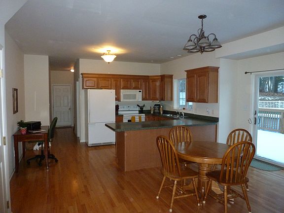 3rd image of 5 Hillstone Ct